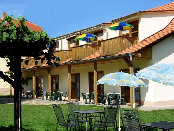 Ubytování - Vranov - Penzion na Vranově  na jižní Moravě - zahradní budova